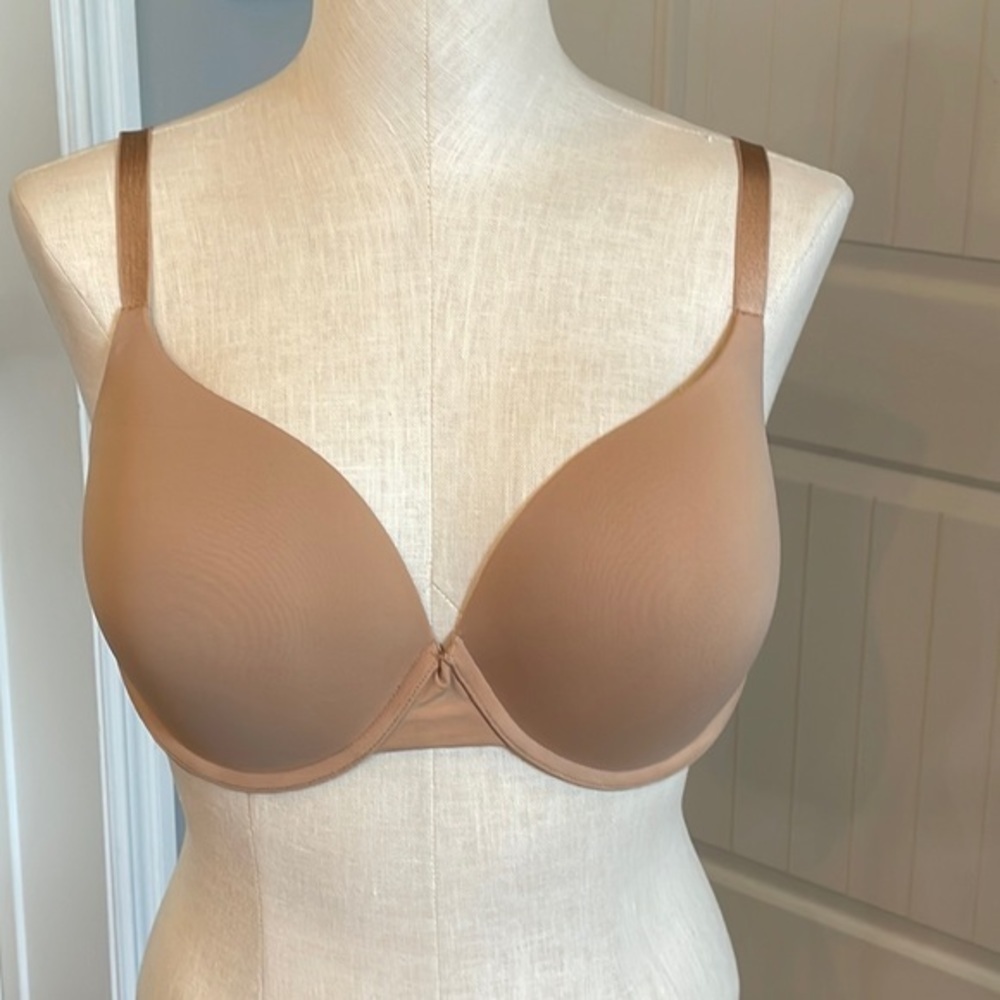 Victoria Secret plunge front nude solid color simple padded underwire bra